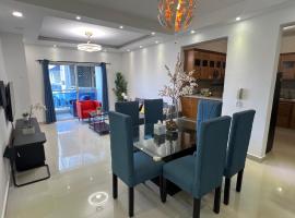 Spaciousl Condo near Airport and City with Parking，位于Ensanche Savica de Mendoza的酒店