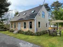 New Four Bedroom Home Near Town and Beach