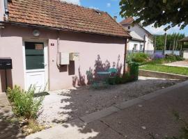 Maison à Pouilly en Auxois，位于欧苏瓦地区普伊的酒店