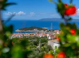 Villa Sara with pool, whirlpool and sea view