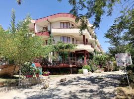 St. George Guest House，位于圣弗拉斯的酒店