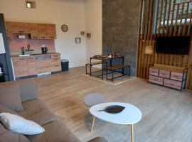 Maison Neuve Parc Naturel livradois Forez Animal accepté，位于Tussigère的酒店