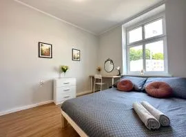 MMRent Meadow Room