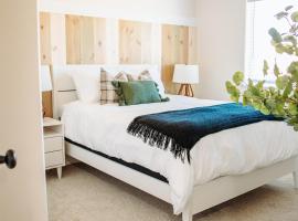 Creekside Cabin-Willow stay with views & near Lava，位于McCammon的酒店