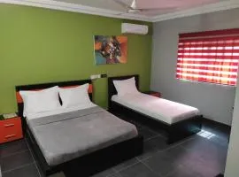 Deluxe Twin Beds in Royal Blue Guest House and Bar Lome