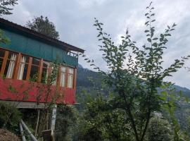 Jibhi view tree house jibhi，位于吉布的酒店