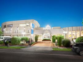 希拉玛斯机场旅舍，位于墨尔本URBNSURF Melbourne附近的酒店