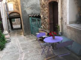 Logement neuf centre du village aux pieds du château，位于格里莫的乡间豪华旅馆