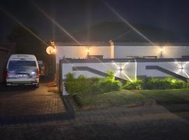 Buffalo guest lodge，位于Bosbokrand的酒店