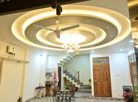 Sadia Villa, Your home away from home，位于勒克瑙的酒店