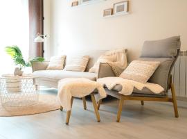 Apartamentos Uxama Luxury，位于厄尔·布尔戈·德·奥斯马的酒店