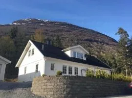 Hus i Stryn