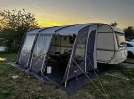 Duży Komfortowy Camping w Jastarni 40m od Zatoki Puckiej plac campingowy Duna