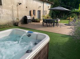 Logis Groly gîte avec spa en campagne proche Montauban，位于Genébrières的酒店