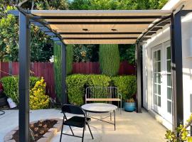 Cozy Suite with Private Patio Close to Downtown and UC Davis Medical Center