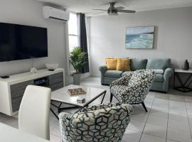 Oceanfront in Luquillo，位于卢基约的酒店