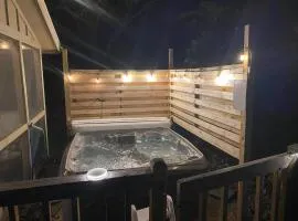 Pocono Mountain Home , Hot Tub- 1 Mile To Skiing!