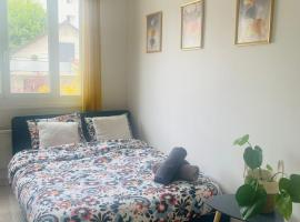 Beau studio à 30min de Paris，位于博比尼的酒店