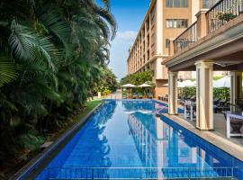 Seashell Suites and Villas- Candolim Goa，位于坎多林的酒店