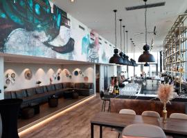 Hotel Indigo Berlin - East Side Gallery，位于柏林的豪华酒店