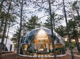 Moncastro Glamping，位于维尔科沃的豪华帐篷