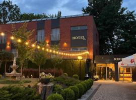 Hotel Adria，位于鲁达希隆斯卡的酒店