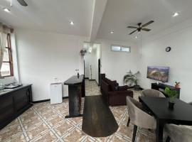 Apartamento en la zona viva con parqueo exclusivo，位于圣佩德罗拉拉古纳的公寓