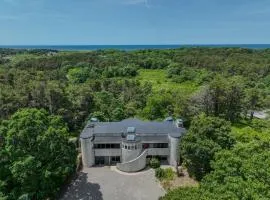 Famous Architectural Home in quiet forests of Truro