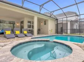 Upstay - Solara Resort Retreat w Pool and Hot Tub