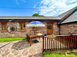 RURAL stone barn with Log Burner, tranquil setting，位于阿斯克的酒店