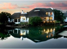 St Francis Bay house on canals，位于圣弗朗西斯湾的酒店