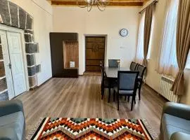 Hakobyan 84 Guest House Gyumri