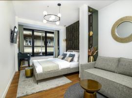 URBAN DOWNTOWN luxury rooms and suites，位于贝尔格莱德的酒店