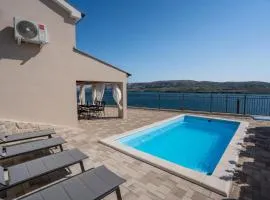 Villa Kamia with private heated pool and electric vehicle adapter