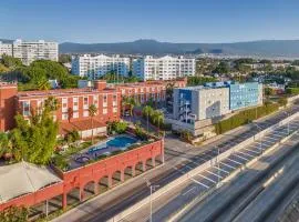 库埃纳瓦卡费斯塔客栈酒店