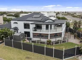 Ocean Views and Vineyards by Wine Coast Holiday Rentals