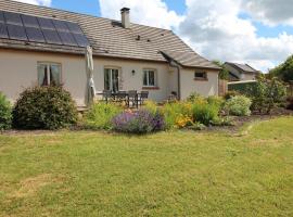 Gîte familial et chaleureux avec jardin clos, garage, et proche de Blois, animaux bienvenus - FR-1-491-446，位于Orchaise的酒店