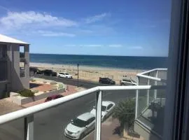 1 BR Oceanview - Glenelg South