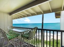 Stunning Oceanfront View Top Floor Condo at Wailua Bay View，位于卡帕阿的酒店