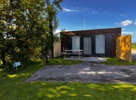 B&B Privé Tiny House Bij Zee，位于斯泰伦丹的小屋