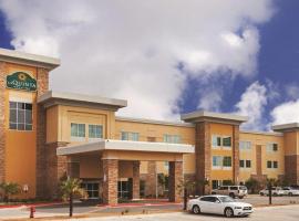 La Quinta Inn & Suites by Wyndham Beeville，位于Beeville的酒店