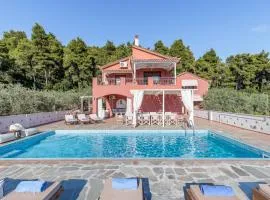 Luxury Villa with Private Pool in Skopelos, Spacious & Private, Villa Amaryllis By Kardous