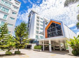 Phavina Hotel Rayong SHA Extra Plus，位于罗勇的酒店