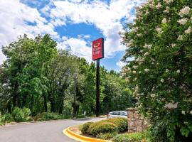 Econo Lodge Charlotte Airport，位于夏洛特的木屋