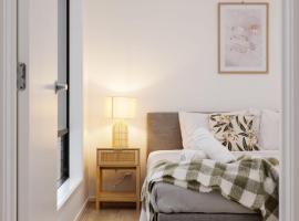 Brand new 4BR Family-friendly house WIFI Garage，位于Jimboomba的酒店