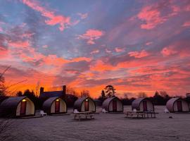 Rodway Hill Golf & Eco Pod Hotel，位于格洛斯特的酒店