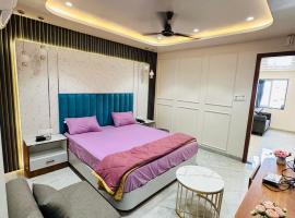 Vedika resort loadging and boarding，位于Mehekar的酒店