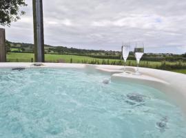 The Shippon Luxury Holiday Let, Thornley- Converted Luxury Barn with optional Hot Tub Extra Chg applies，位于朗里奇的酒店