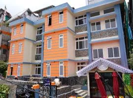 Sher Bengal Darjeeling 100 Mts from Mall Road Couple Friendly