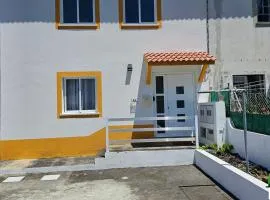 Casa entre os Morros RRAL nº 4522